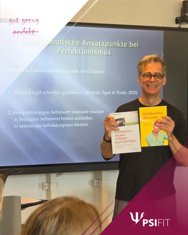 „Gut genug“ statt perfekt – selten hat ein Perspektivwechsel so befreiend gewirkt wie in unserer Fortbildung mit Dipl.-Psych. Nils Spitzer. Gemeinsam haben wir uns mit einem Thema beschäftigt, das viele Menschen antreibt – und gleichzeitig erschöpft: Perfektionismus.
Mit einer gelungenen Mischung aus wissenschaftlichem Input, eindrücklichen Fallbeispielen und praxisnahen Übungen zeigte Herr Spitzer, wie eng überhöhte Ansprüche mit Stress, Beziehungsdynamiken und depressiven Entwicklungen verknüpft sein können.
In einer offenen, zugewandten Atmosphäre entstand Raum für ehrlichen Austausch, humorvolle Erkenntnisse und viele persönliche Aha-Momente. 
Ein herzliches Dankeschön an Dipl.-Psych. Nils Spitzer für die inspirierende, klare und zugleich menschlich berührende Gestaltung dieser Fortbildung – sowie an alle Teilnehmenden für ihre Offenheit und den lebendigen Austausch. Wir nehmen mit: Heilung beginnt oft dort, wo wir aufhören, perfekt sein zu wollen.

Buchen Sie jetzt! Anmeldungen erbitten wir bevorzugt über unsere Webseite (http://www.psifit.de), sind aber auch per E-Mail, Fax und postalisch möglich. Den Link finden Sie auch direkt in unserer Bio.

#perfektionismus #selbstmitgefühl #psychotherapie #mentalhealthfortbildung #achtsamkeit #depression #verhaltenstherapie #selbsterfahrung
#PsiFit #Psychotherapie #wolfsburg #fortbildung #niedersachsen #ärztekammer #niedersachsen #psychologie #akademie