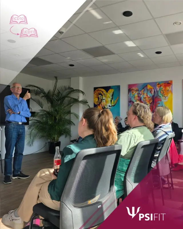 Ein Blick in die Zukunft der Diagnostik: In unserer Fortbildung zur ICD-11 mit Prof. Dr. Dr. Henrik Walter wurde deutlich, wie dynamisch sich das Verständnis psychischer Störungen weiterentwickelt. Was lange vertraut war, wird neu gedacht – differenzierter, international abgestimmt und näher an aktuellen wissenschaftlichen Erkenntnissen.
Mit großer Klarheit und fachlicher Tiefe führte Prof. Walter durch die neue Systematik der ICD-11. 
In einer konzentrierten und zugleich lebendigen Lernatmosphäre entstand Raum für fachlichen Austausch, kritische Fragen und kollegiale Diskussionen. Immer wieder wurde deutlich: Die Auseinandersetzung mit der ICD-11 ist weit mehr als ein Update – sie eröffnet neue Perspektiven auf die Vielfalt psychischer Störungen und unterstützt eine differenzierte, zeitgemäße Diagnostik.
Ein herzliches Dankeschön an Prof. Dr. Dr. Henrik Walter für die inspirierende und strukturierte Vermittlung sowie an alle Teilnehmenden für ihr Engagement und die bereichernden Beiträge. Wir freuen uns darauf, diesen Weg in Richtung Zukunft gemeinsam weiterzugehen!

Buchen Sie jetzt! Anmeldungen erbitten wir bevorzugt über unsere Webseite (http://www.psifit.de), sind aber auch per E-Mail, Fax und postalisch möglich. Den Link finden Sie auch direkt in unserer Bio.

#icd11 #diagnostik #psychotherapie #mentalhealthfortbildung #psychiatrie #weiterbildung #klinischepraxis #wissenschaft
#PsiFit #Psychotherapie #wolfsburg #fortbildung #niedersachsen #ärztekammer #niedersachsen #psychologie #akademie