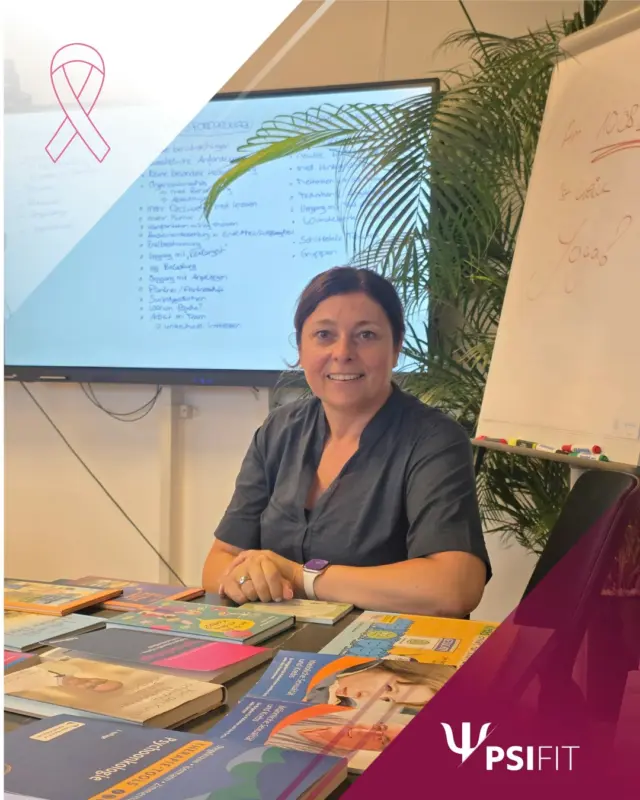 Eine Krebserkrankung betrifft weit mehr als den Körper. Sie stellt Betroffene und ihre Angehörigen häufig vor erhebliche psychische und emotionale Herausforderungen. In unserer Fortbildung mit Prof. Dr. Tanja Zimmermann stand daher die Frage im Mittelpunkt, wie Menschen in dieser besonderen Lebenssituation psychotherapeutisch begleitet und unterstützt werden können.

Anschaulich wurde vermittelt, welche psychischen Belastungen im Zusammenhang mit einer Krebserkrankung auftreten können und welche Auswirkungen diese auf Betroffene, Partnerschaften und Familien haben. Dabei wurde deutlich, wie wichtig ein differenzierter Blick auf die vielfältigen Herausforderungen ist, die mit einer schweren Erkrankung einhergehen.

Die Fortbildung bot Einblicke in evidenzbasierte Methoden der psychoonkologischen Begleitung und zeigte auf, welche Möglichkeiten der Unterstützung in belastenden Lebensphasen bestehen. Die Teilnehmenden erhielten wertvolle Impulse für ihre therapeutische Praxis und für den professionellen Umgang mit existenziellen Krisensituationen.

Ein herzliches Dankeschön an Prof. Dr. Tanja Zimmermann für die fundierte und praxisnahe Vermittlung sowie an alle Teilnehmenden für ihr Interesse und den engagierten fachlichen Austausch. Wir freuen uns darauf, auch künftig Fortbildungen anzubieten, die psychotherapeutisches Wissen mit aktuellen Herausforderungen der Versorgung verbinden.

Buchen Sie jetzt! Anmeldungen erbitten wir bevorzugt über unsere Webseite (http://www.psifit.de), sind aber auch per E-Mail, Fax und postalisch möglich. Den Link finden Sie auch direkt in unserer Bio.

#psychoonkologie #krebs #psychotherapie #mentalhealthfortbildung #onkologie #gesundheitspsychologie #krisenbewältigung #psychologie
#PsiFit #Psychotherapie #wolfsburg #fortbildung #niedersachsen #ärztekammer #niedersachsen #psychologie #akademie